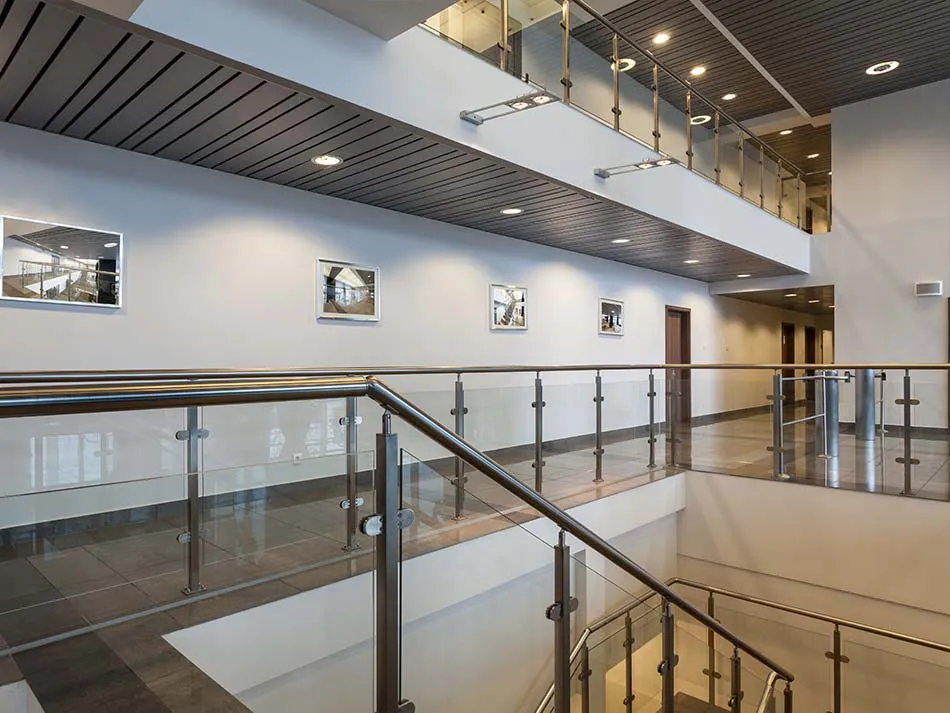 Barandillas-de-vidrio-para-interiores