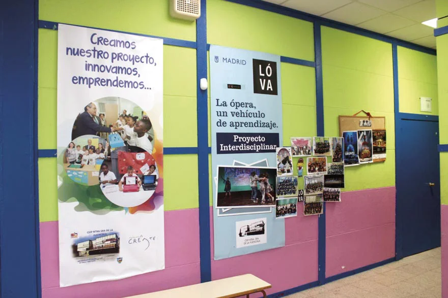 Pared-en-el-Fuencisla-en-la-que-se-anuncian-proyectos-como-LOVA