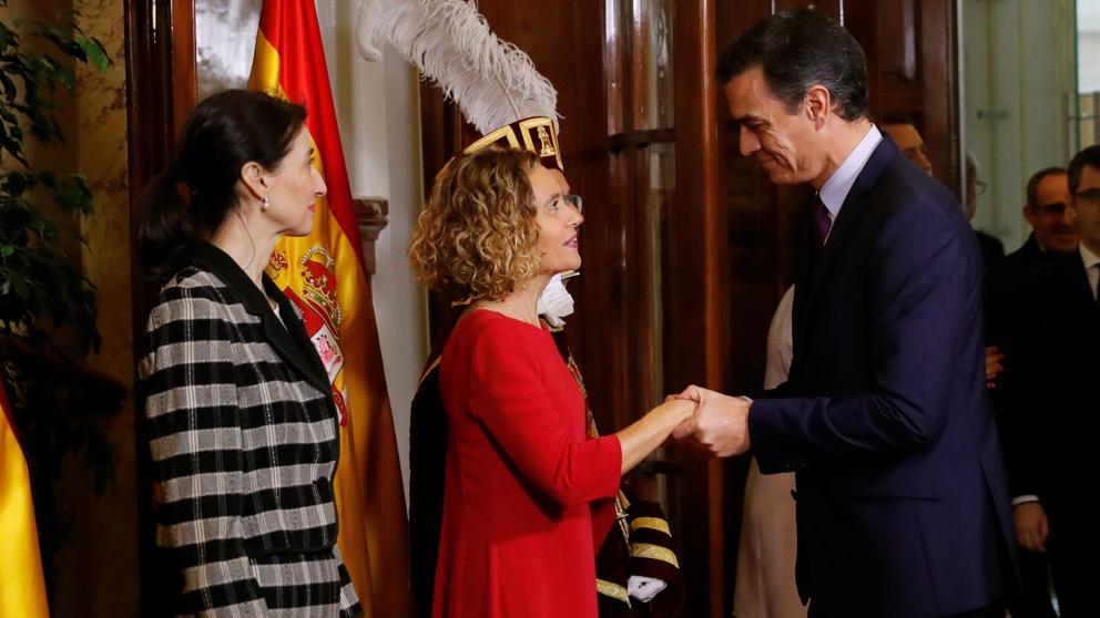 Pedro Sánchez junto a Meritxell Battet y Pilar Llop, por EFE