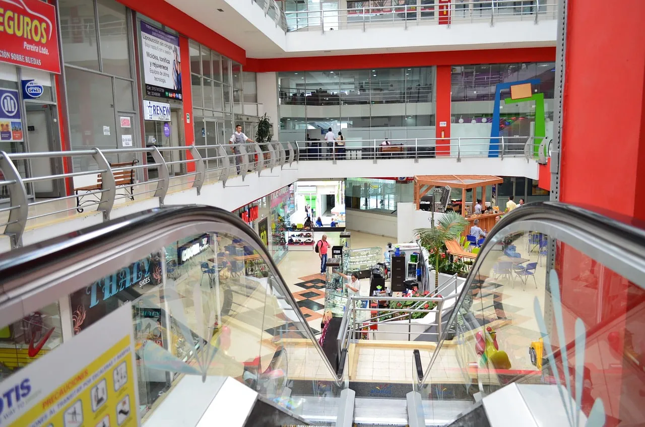 interiorismo-centro-comercial-IP