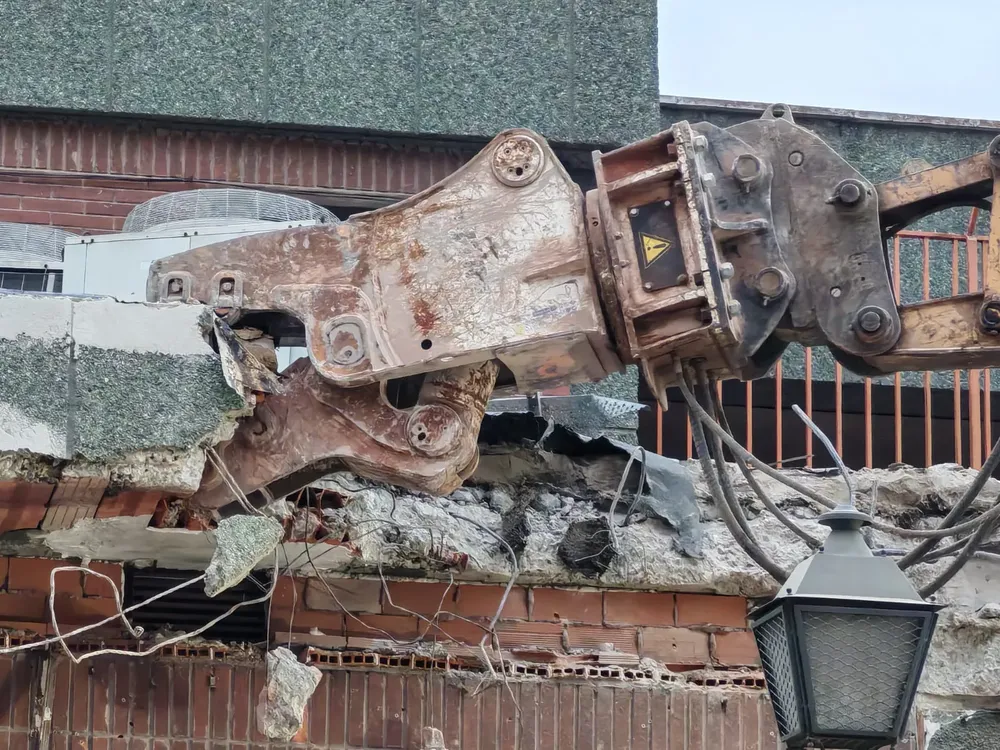 c4192500-7e0f-47ff-80ea-e217ea491290