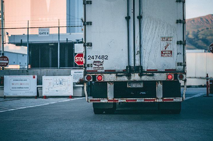 un camionero simulaba atracos para quedarse con mercancía