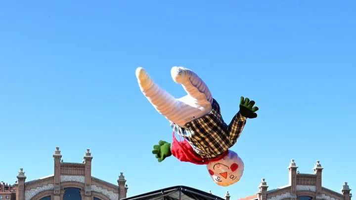 Manteo-pelele_2207189267_7565638_720x405