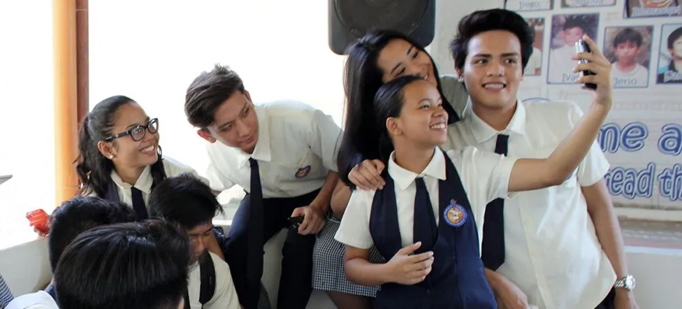 Estudiantes-Cebu-selfie-Joshua-Estey-Unicef