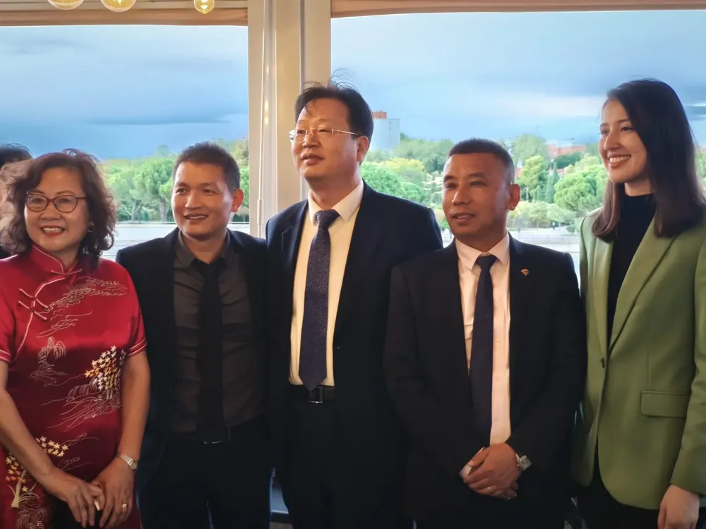 Imagen de WhatsApp 2025-10-23 a las 23.59.29_c1cb756d